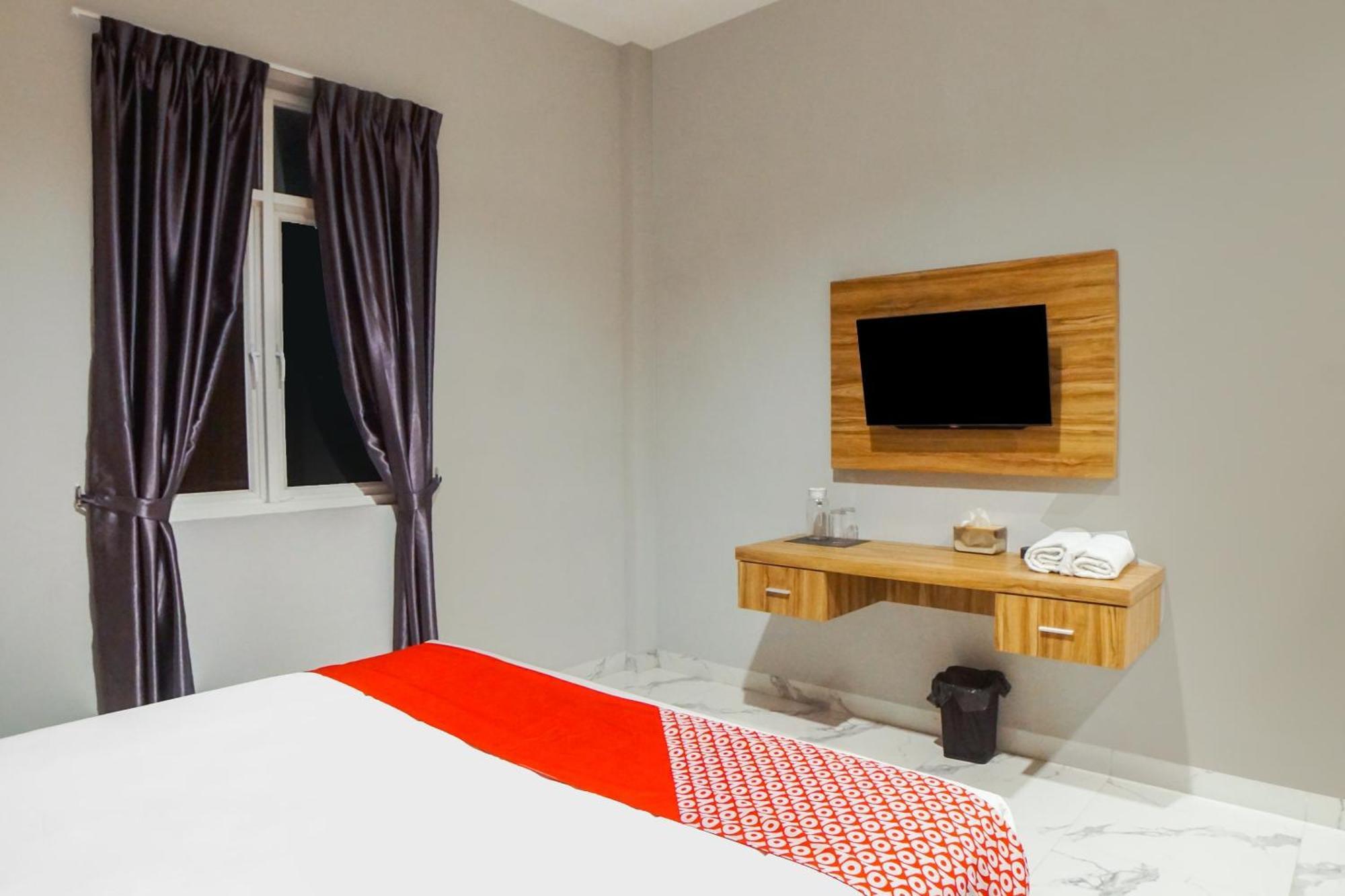 Super Oyo Capital O 92066 Papakoel Hotel & Cafe メダン エクステリア 写真