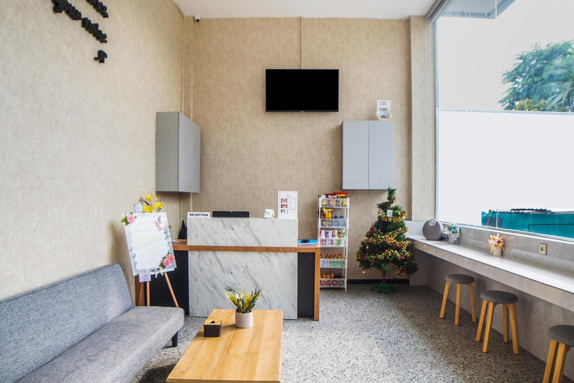 Super Oyo Capital O 92066 Papakoel Hotel & Cafe メダン エクステリア 写真