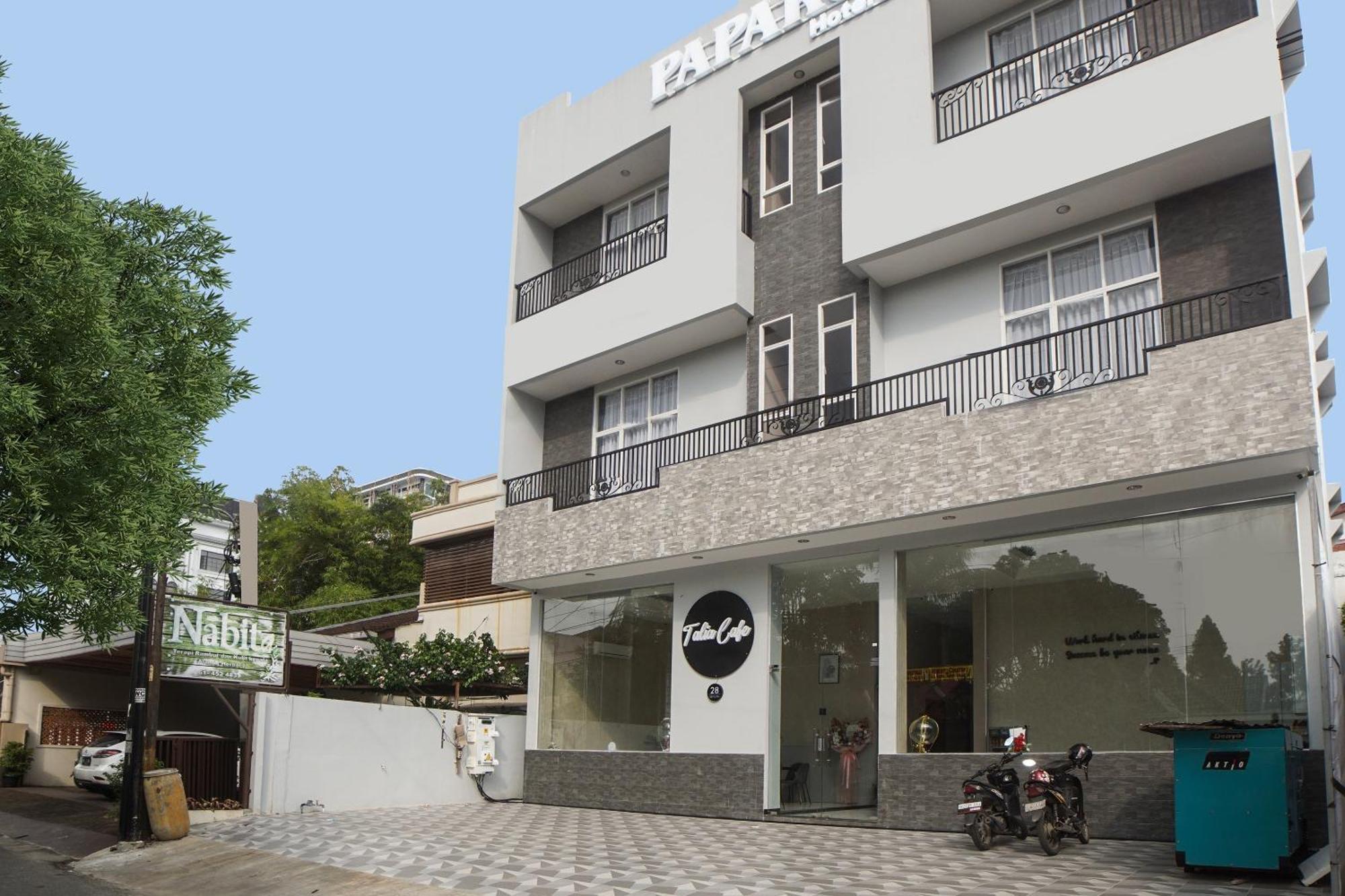 Super Oyo Capital O 92066 Papakoel Hotel & Cafe メダン エクステリア 写真