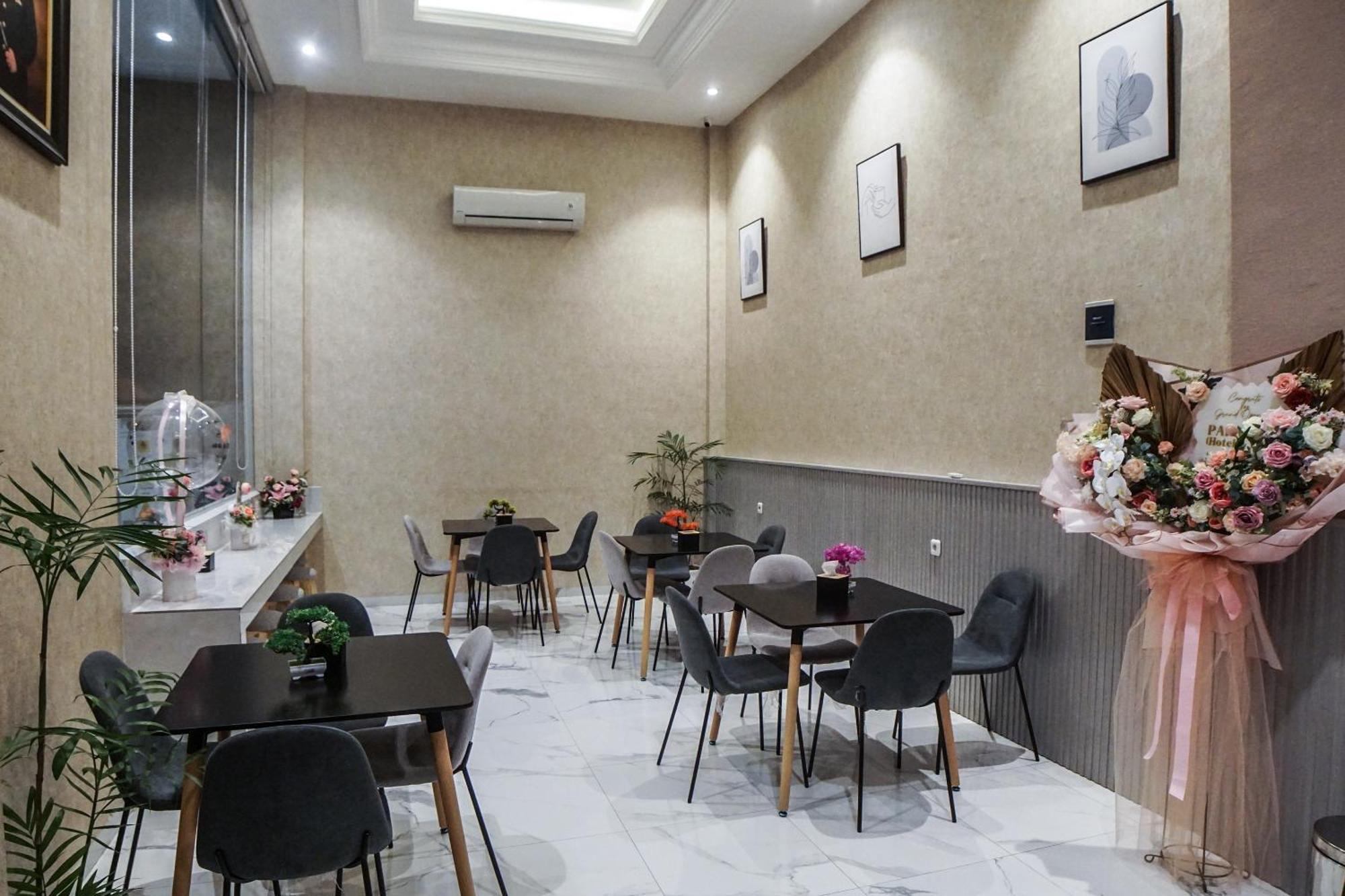 Super Oyo Capital O 92066 Papakoel Hotel & Cafe メダン エクステリア 写真