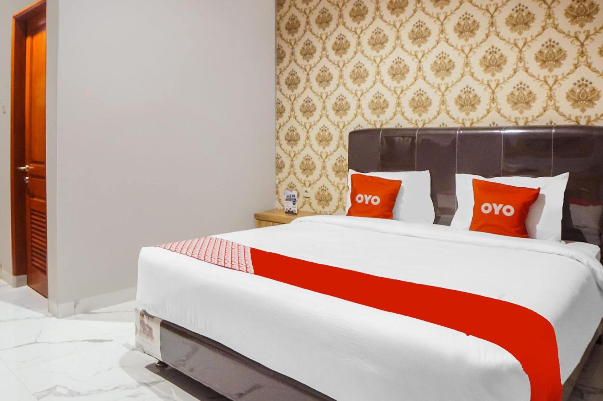 Super Oyo Capital O 92066 Papakoel Hotel & Cafe メダン エクステリア 写真