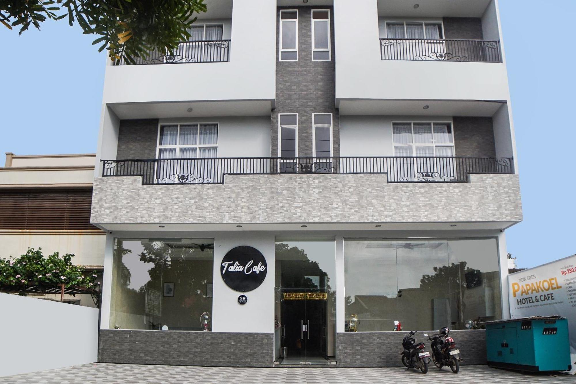 Super Oyo Capital O 92066 Papakoel Hotel & Cafe メダン エクステリア 写真